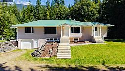 852 Riondel Road Riondel, British Columbia