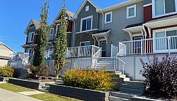 Trendy 3 Bdrm Townhomes In Leduc