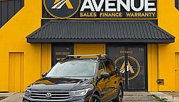 2023 Volkswagen Tiguan Comfortline - Panorama! Leather!