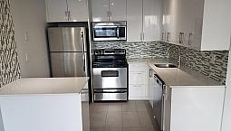45 Balliol St. -   1 Bedrooms Suite Available
