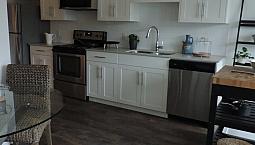 Beautiful 1 Bedroom 1 Bath With Balcony