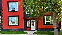 Spacious And Bright 1 Bedroom With In Suite Laundry