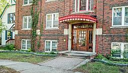 136 Spence St- Greysolon Apts- Studio