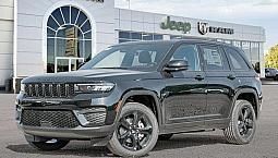 2025 Jeep Grand Cherokee Altitude 4X4 Sunroof Nav Capable