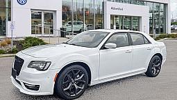 2023 Chrysler 300 300 Touring L