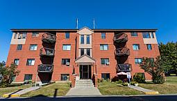 5 1/2 À Candiac- Style Condo, Rénové, Piscine