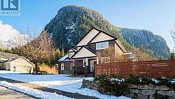 1007 Balsam Place Squamish, British Columbia