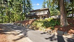 1084 Tatlow Rd North Saanich, British Columbia