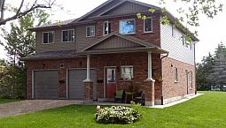 Luxury 3 Bedroom Executive Suite In Orillia