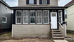 1 Bedroom Upper-Level Unit – Laundry Hookups Available – $1,299/