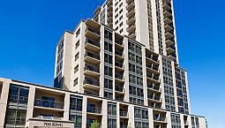 700 King Street (East Tower) - 1 Bedroom + Den Apartment For Ren