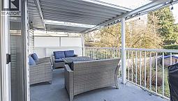 Upper 9890 Lyndhurst Street Burnaby, British Columbia