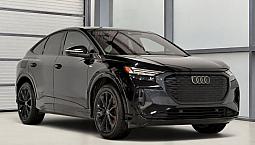 2022 Audi Q4 E-tron Sportback Black Optics / Tech Pack / 20 ''  