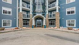 Renovated Pet-Friendly 2 Bed + Den Oxford Condo, Titled Parking