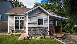 1128 7th Street Brandon, Manitoba