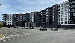 Stunning 1 Bedroom And Den Located In West Bedford!