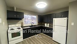 Beautiful 3 Bed, 1 Bath Main Floor Duplex 710 James St S