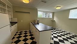 2 Bed Basement Suite 0N Cumberland Ave - Walk To U Or S