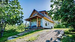 150 Suncrest Road Pass Creek, British Columbia