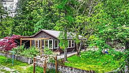 1506 Campbell Avenue Riondel, British Columbia