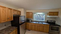 Immediate! Renod Unique Walkout Forest! 2 Bdrm Close To Rdp