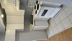 1 1/2 Côte-Des-Neiges 870$ Eau Chaude Incluse