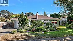 3995 Bel Nor Pl Saanich, British Columbia