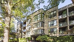 210 2181 W 10th Avenue Vancouver, British Columbia