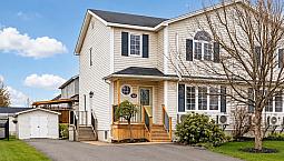 Moncton North - 40 Stoneham New Roof 3 Mini Splits 4 Bds !!