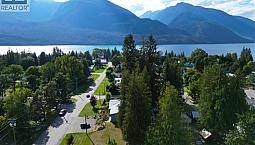 416 Slocan Avenue New Denver, British Columbia
