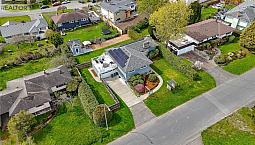 3960 Cherrilee Cres Saanich, British Columbia