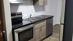 8804 95 Ave - Renovated 1Bdr -  Lrt At Door