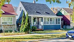 426 Minnigaffe Street Winnipeg, Manitoba