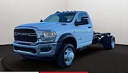 2024 Ram 5500 Chassis Slt | 8.4 Inch Touchscreen | Cloth Seats
