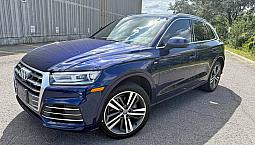 2018 Audi Q5 S- Line / Beautiful Blue | Fully Loaded | Two Keys