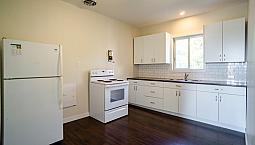 Cozy 1 Bed + Den, 1 Bath Upper-Level Unit At 92 Algoma St N