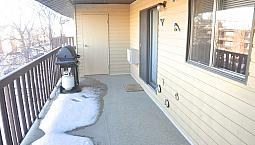 Top Floor - 3 Bedroom Condo Woodland Crossing