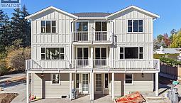 4 768 Lindsay St Saanich, British Columbia