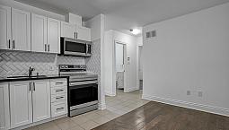 2-bdrm Apt Near Eglinton & Dufferin W/washer & Dryer$ 2350 Incl
