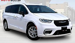 2024 Chrysler Pacifica Touring-L | Clean Carfax | Power Sliding 