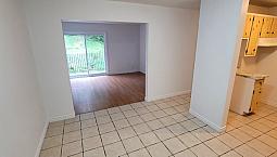 5 ½- TrÈs Beau,grand, Eau Chaude! 514770-4513. Libre Immédiatem