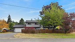 Beautifully Updated 6 Bed/4 Bath Home W/2 Bed Suite!
