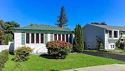 Beautiful, Immaculate Home In Lovely Area!