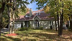 739 000$ - Maison À Un Étage Et Demi À Vendre