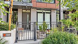 108 369 Tyee Rd Victoria, British Columbia