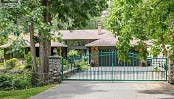 4860 Excelsior Rd Saanich, British Columbia