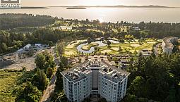 301 5388 Hill Rise Terr Saanich, British Columbia