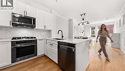417 119 W 22nd Street North Vancouver, British Columbia