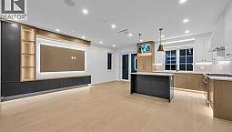 2 5150 Spencer Street Vancouver, British Columbia