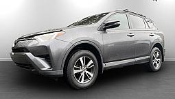 2018 Toyota Rav4 Le, Keyless Entry, Cruise Control, Bluetooth 3 